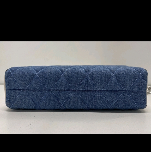 Kate Spade-Carey Denim Camera Crossbody Bag (Blue / White 💙🤍) - Picture 11 of 13